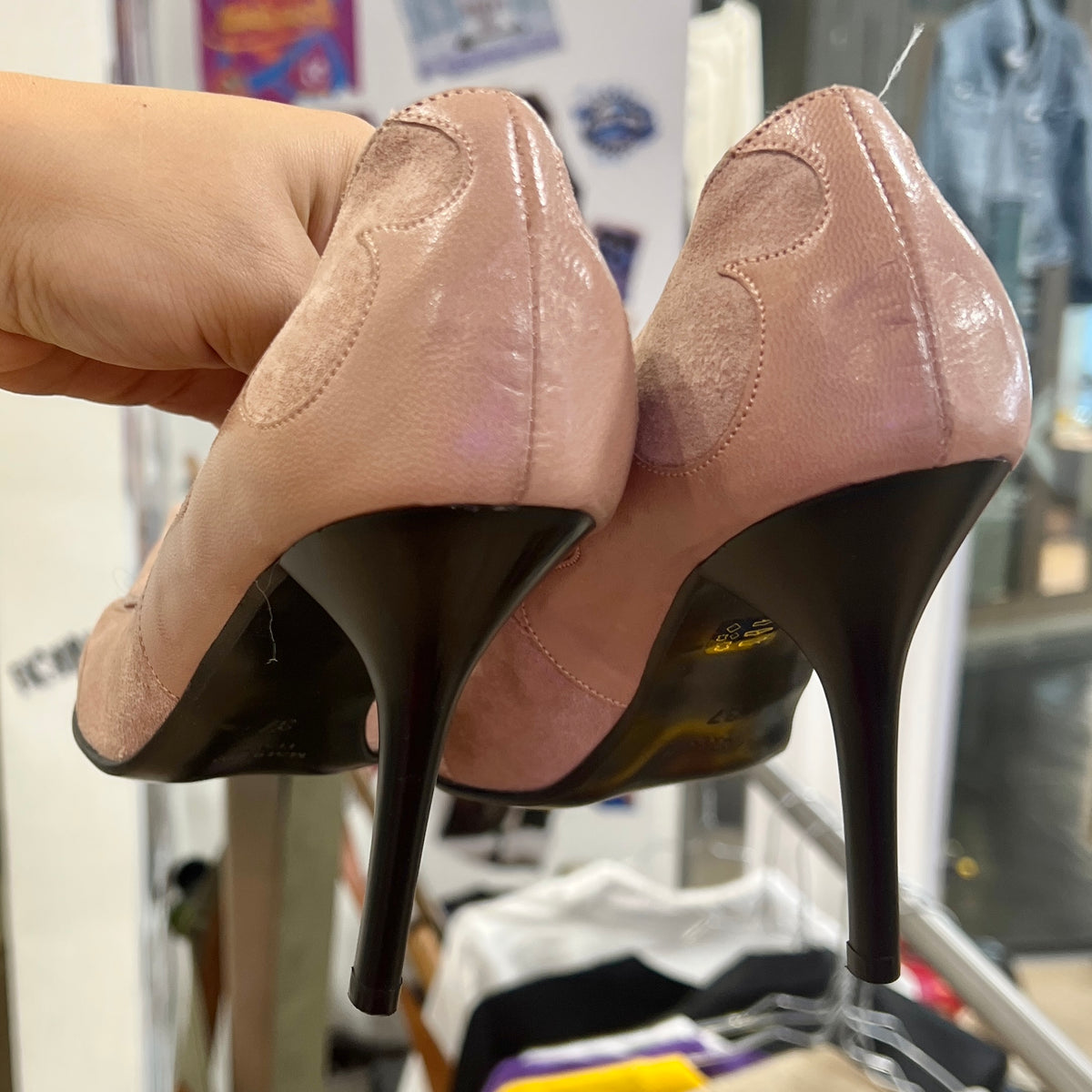 fausta moretti 00s dusty pink suede pointy heels