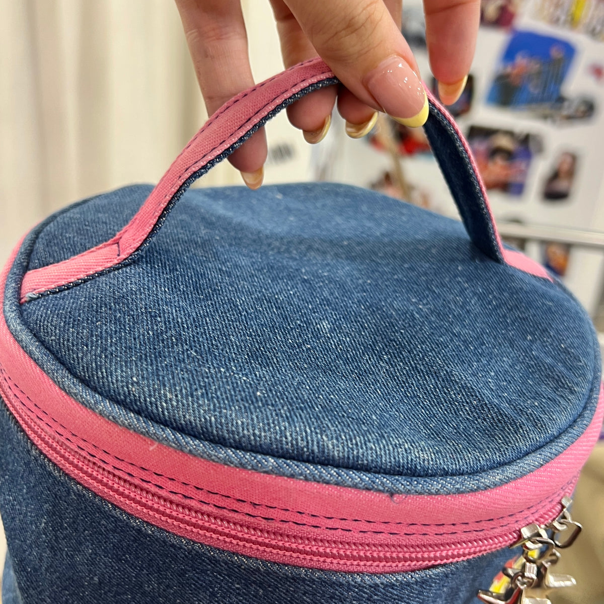 00s dark wash denim round beauty case with pink zipper