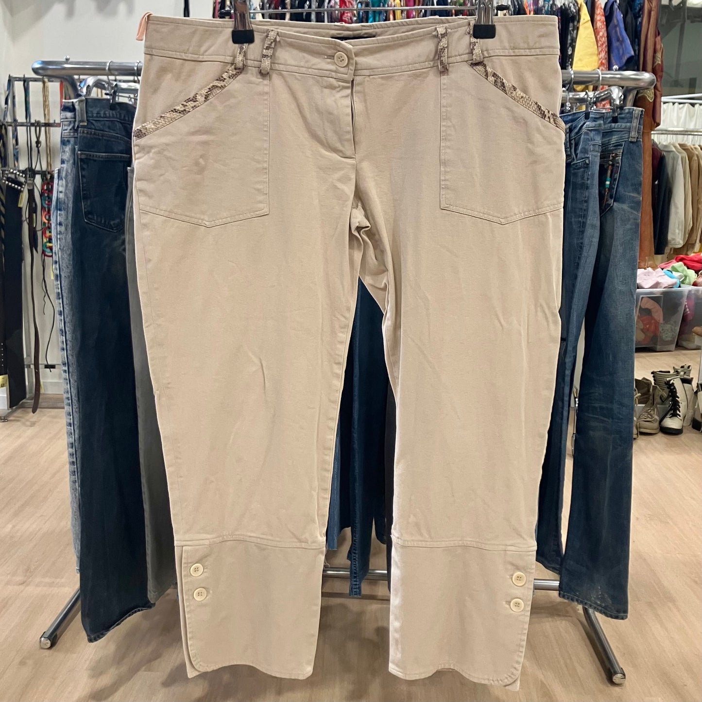 tunnel 00s beige capri pants