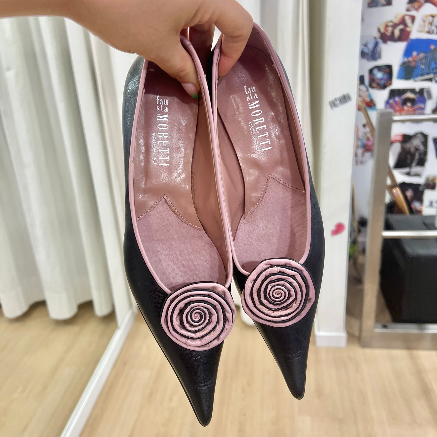 moretti 00s black pink kitten heel pointed-toe pumps with rose applique