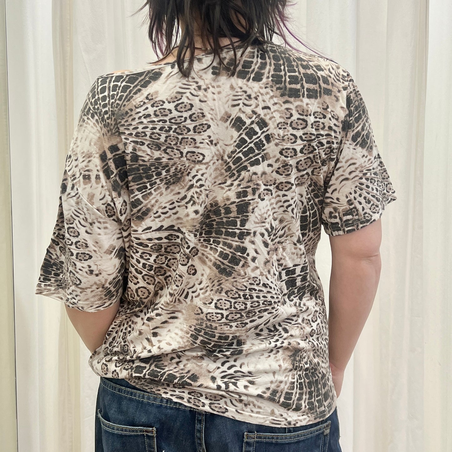 egon frustenberg 00s beige reptile print tshirt