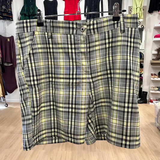 Yifan grey yellow checkered shorts