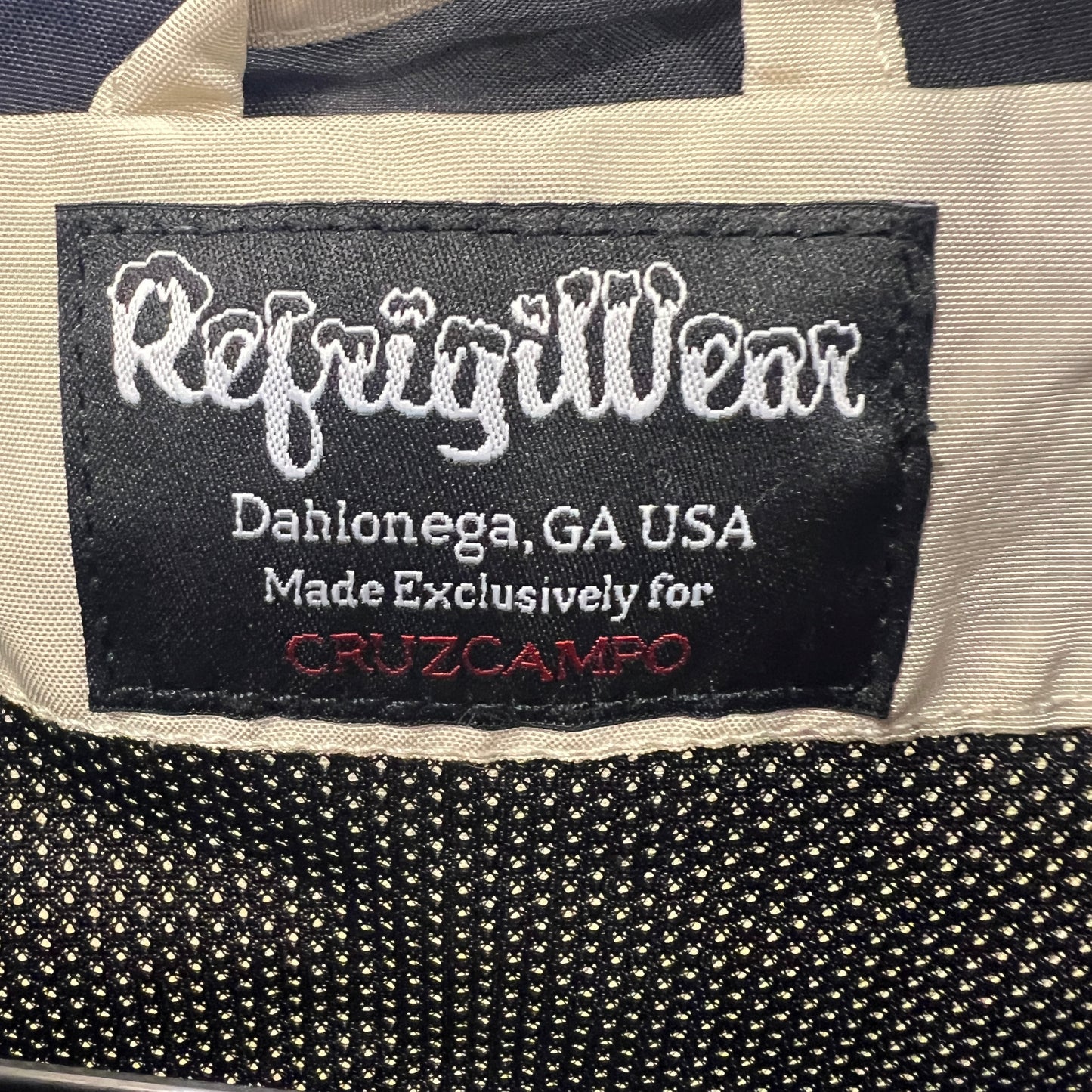 Refrigillwear label on a Cruzcampo product with 'Dahlonega, GA USA' text