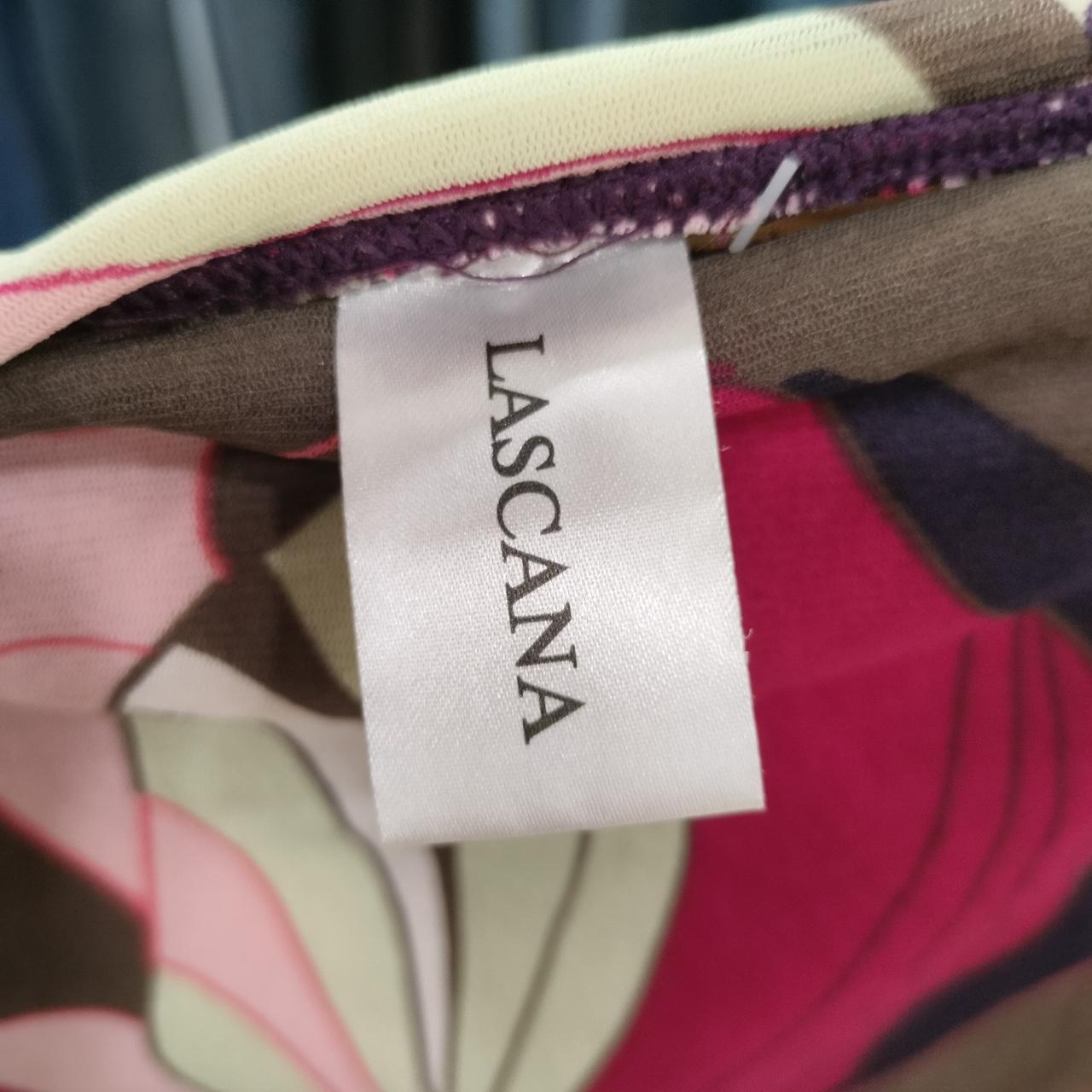 Close-up of a fabric with a Lascania label