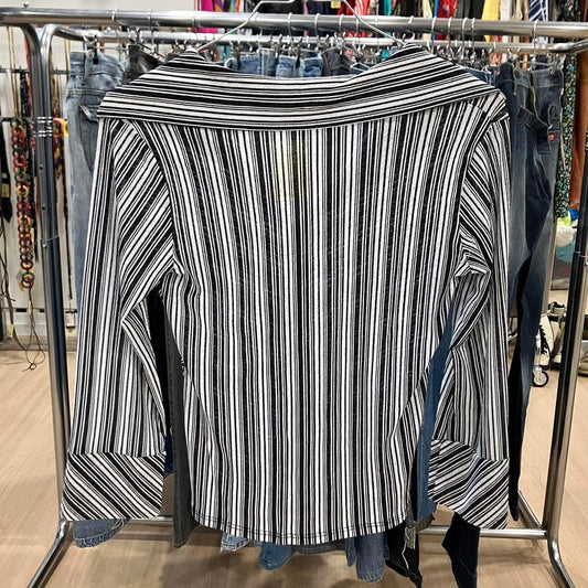 Hiatus black and white striped shirt